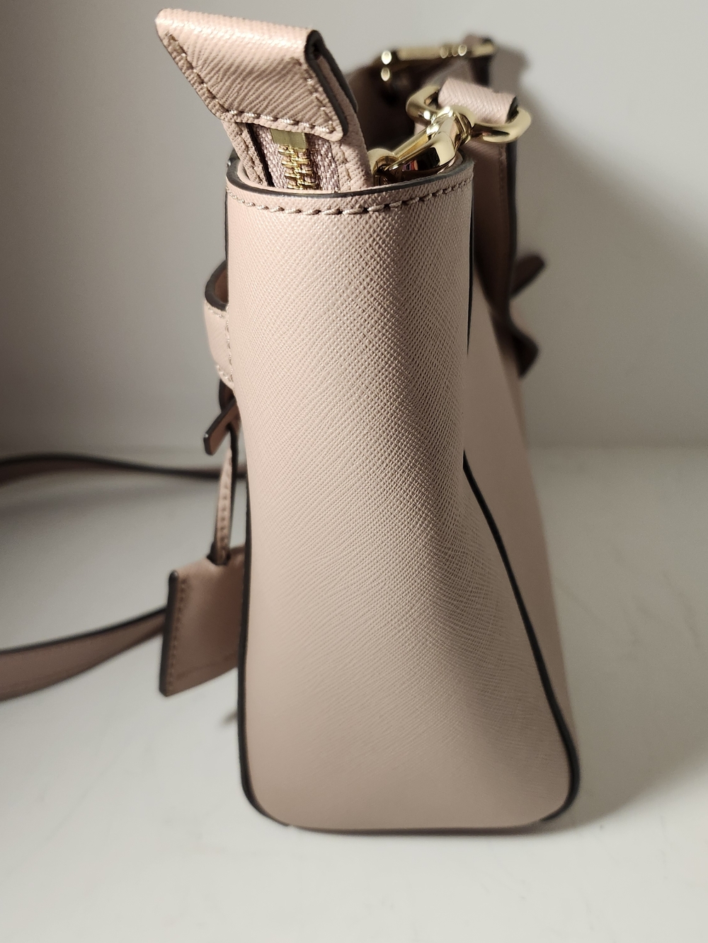 Michael Kors Women's Leather Crossbody Bag in Taupe/ Pastel Pink Hamilton - Picture 6 of 16